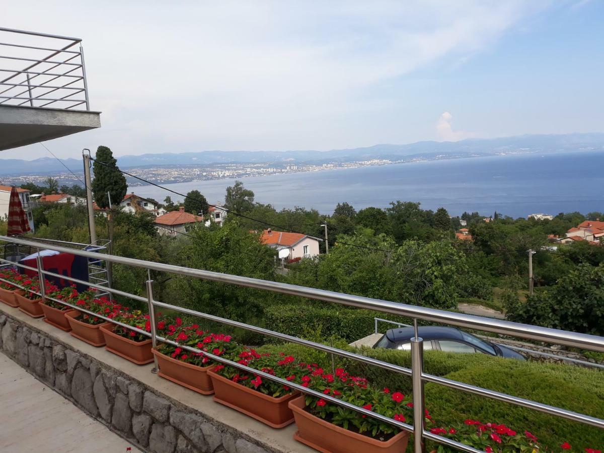 Apartments Villa Ceric Lovran Exterior foto